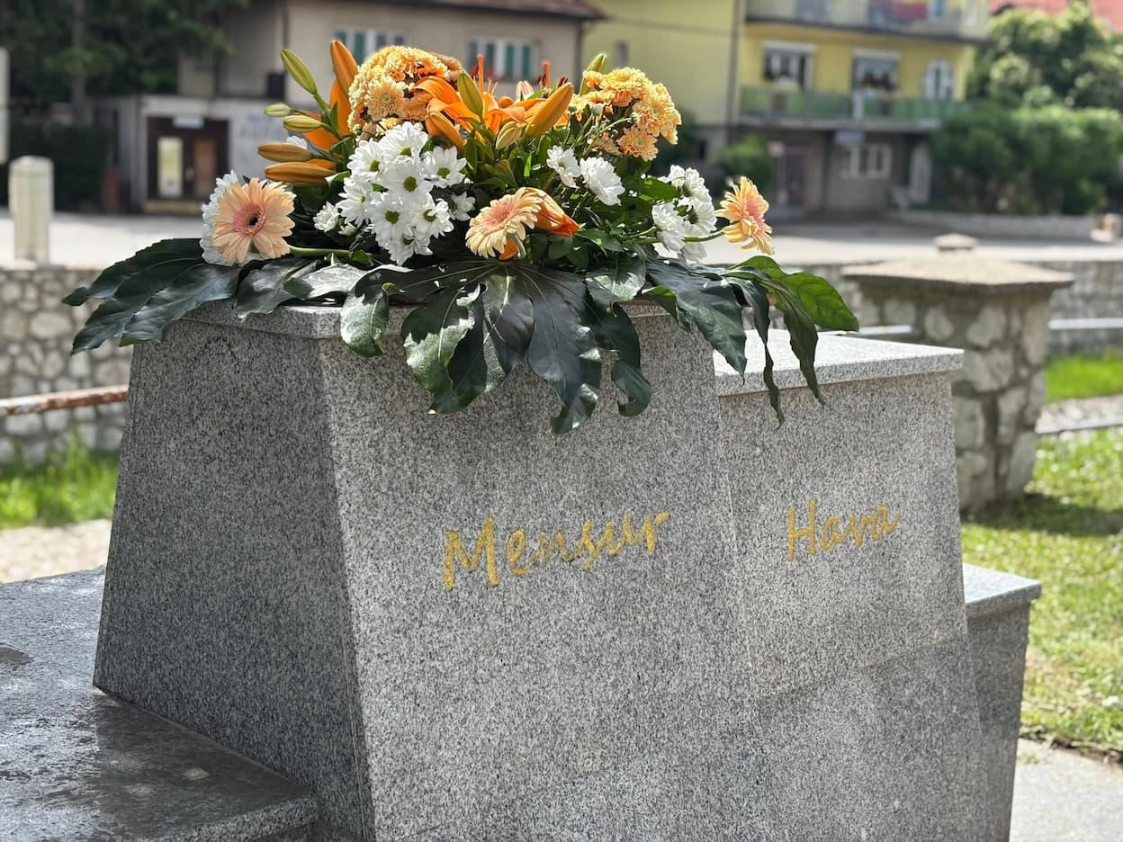 Spomenik Mensuru i Havi